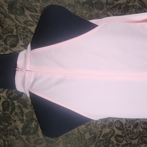 GOWN - Picture 8 of 9